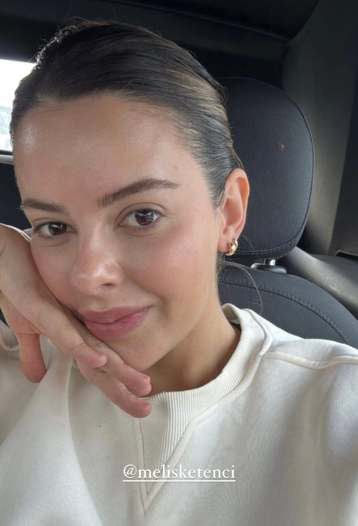 Melis Ketenci Kombini